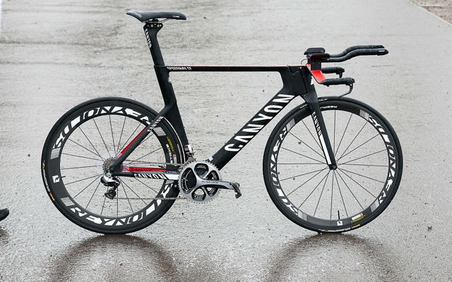 Canyon Speedmax CF 9.0 Pro triathlon bike review