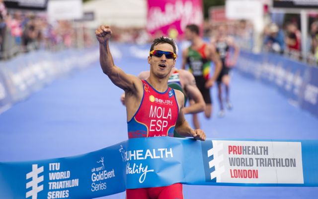 Mario Mola sprints to WTS gold in Hyde Park