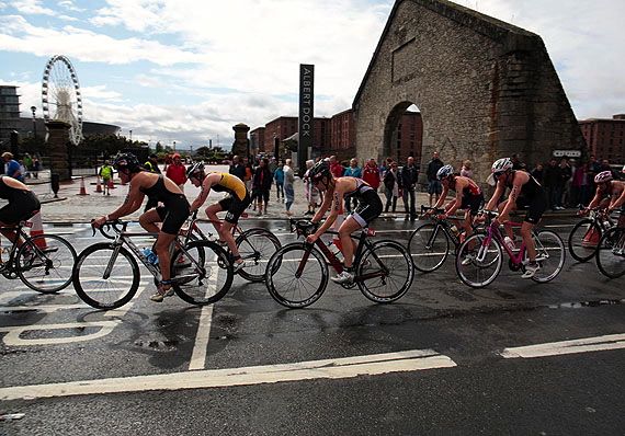 Gwen Jorgensen wins dockland thriller at Tri Liverpool