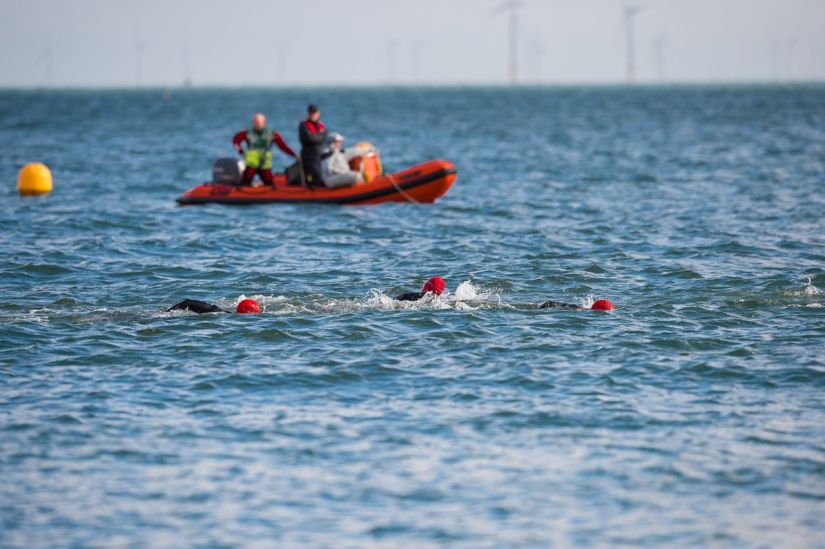 How to swim in a current