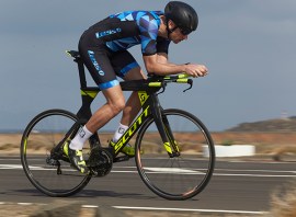 How to cycle in a headwind