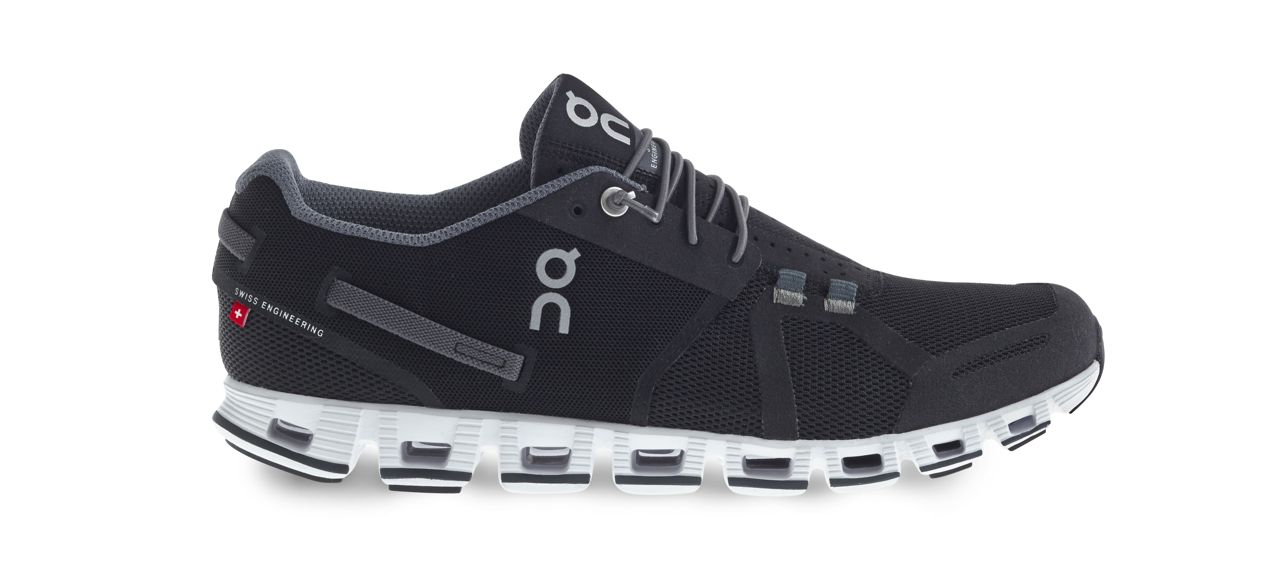 On Cloud Christmas edition run shoes (black)