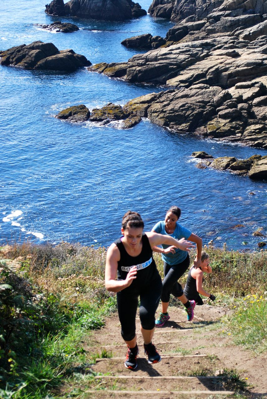 Athletes racing up steps at Tuff Enuff 2014