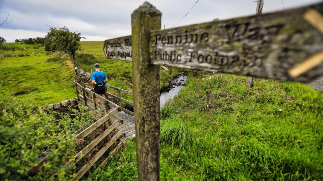 ultra runner breaks pennine way record