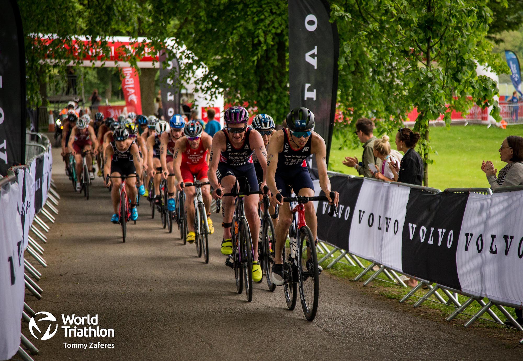 Alex Yee leading the bike leg of Leeds triathlon 2021