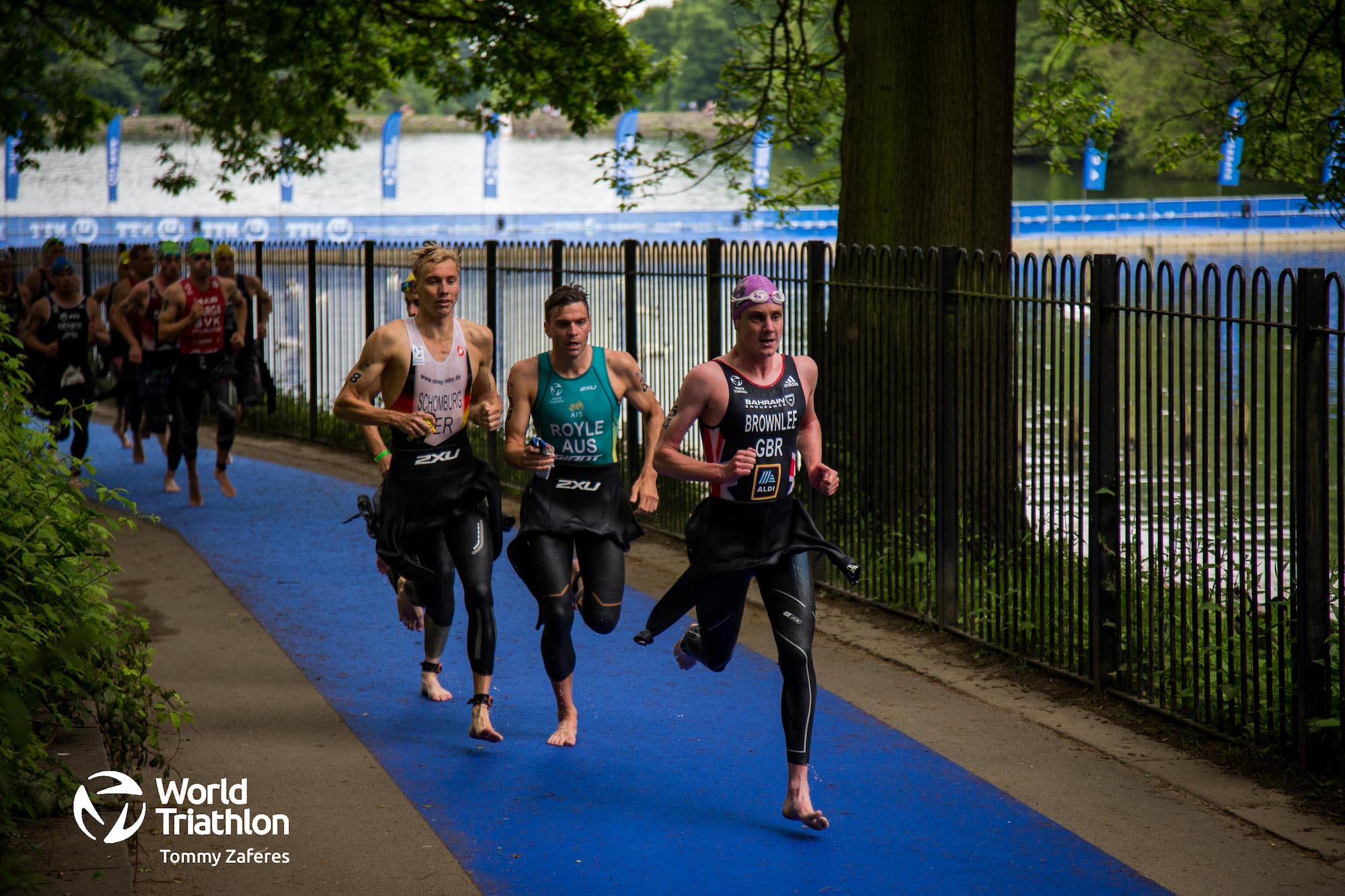 Alistair Brownlee leading Leeds triathlon 2021