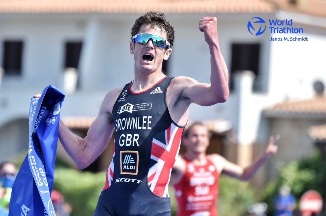 jonny brownlee wins World Triathlon Cup Arzachena