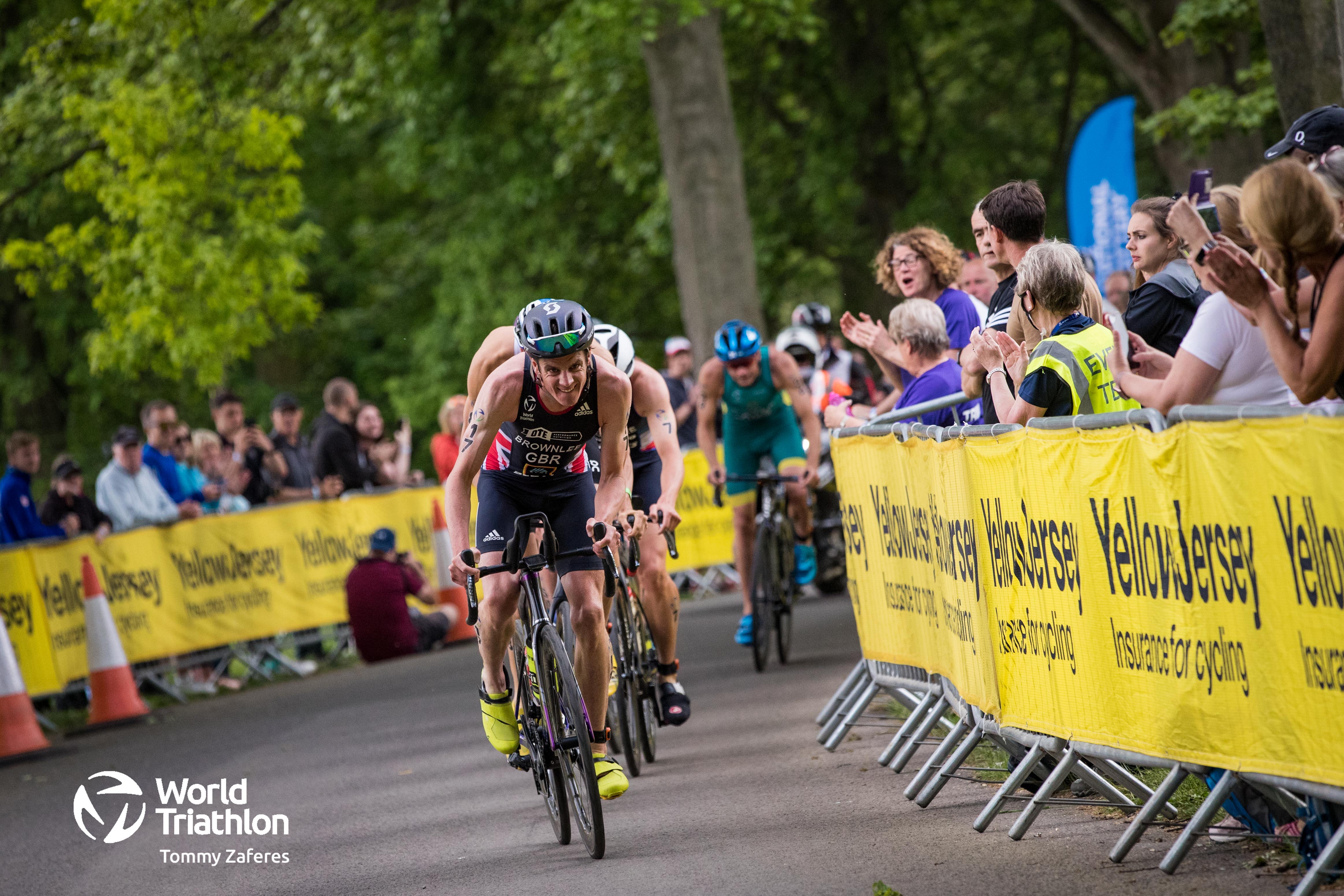 Jonny Brownlee grits teeth on bike at Leeds triathlon