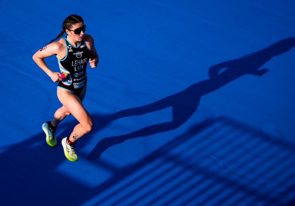 Luxembourg triathlete Jeanne Lehair racing the 2020 Paris triathlon test event