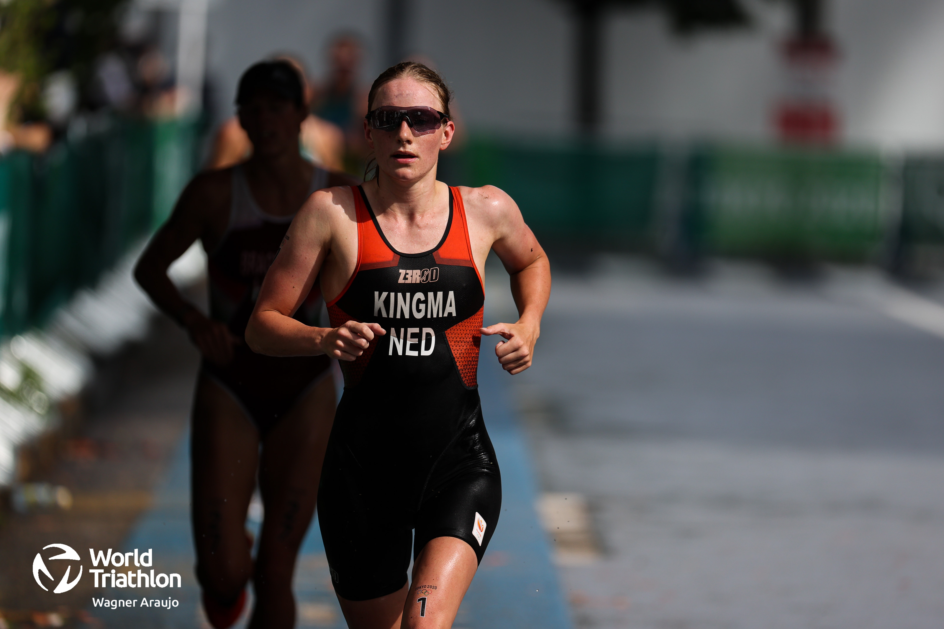 Winner of WTCS Leeds, the Nederland's Maya Kingma sweats it out on the run to later finish 11th. 