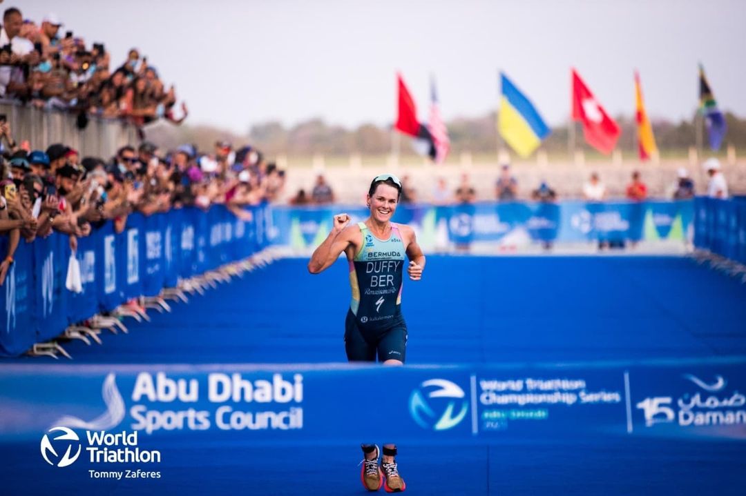 Flora Duffy winning World Triathlon Abu Dhabi