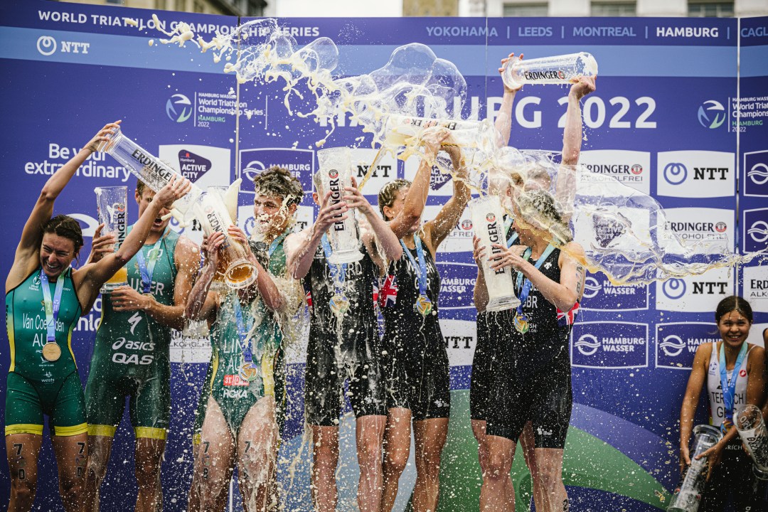 Team GB win mixed relay WTCS Hamburg