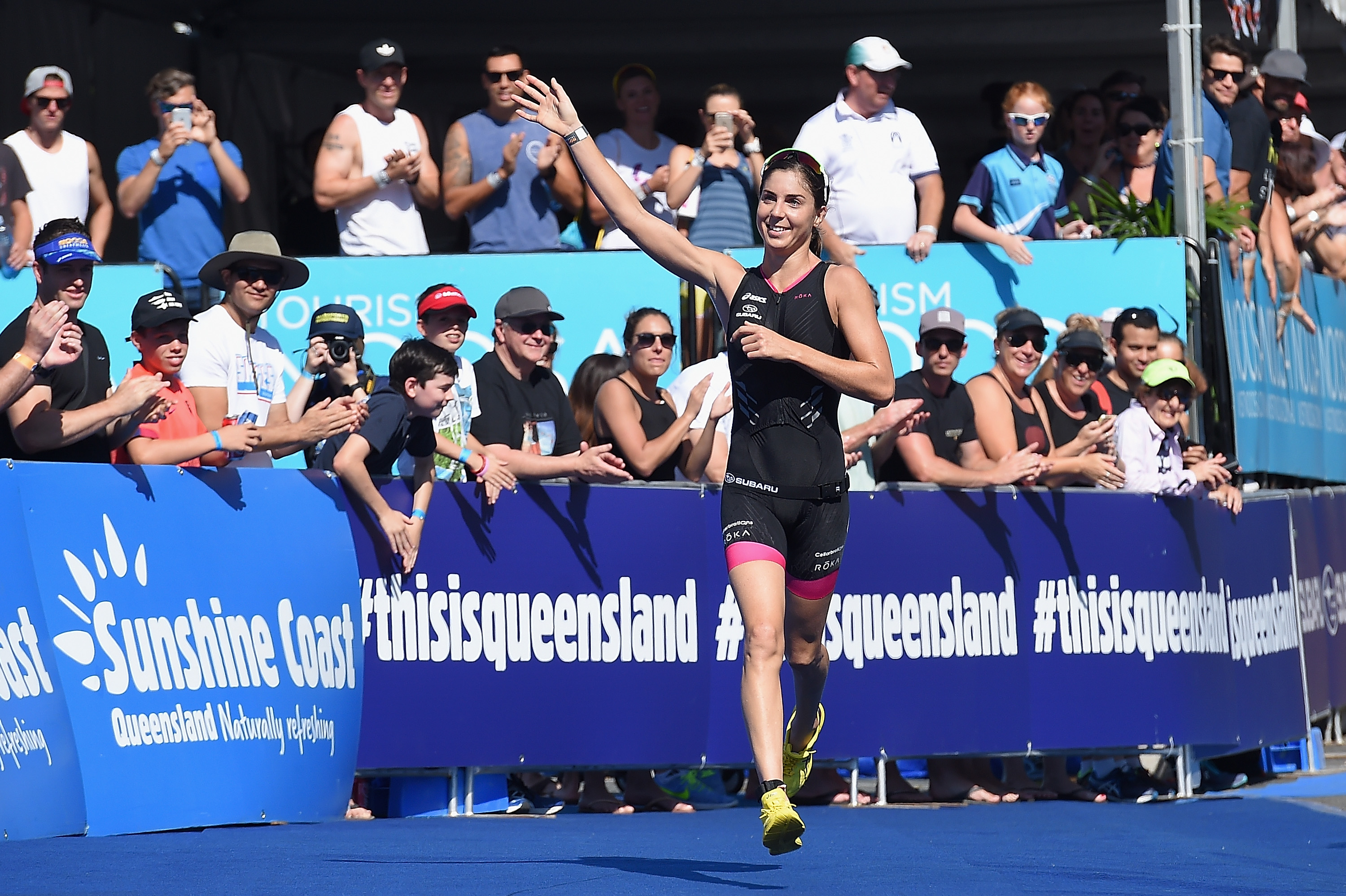 ashleigh gentle wins noosa triathlon in 2016