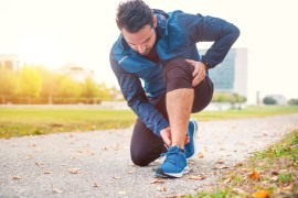 Inside/medial ankle pain: causes, treatment and how to prevent it