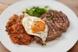 Steak and eggs with sweet potato rösti