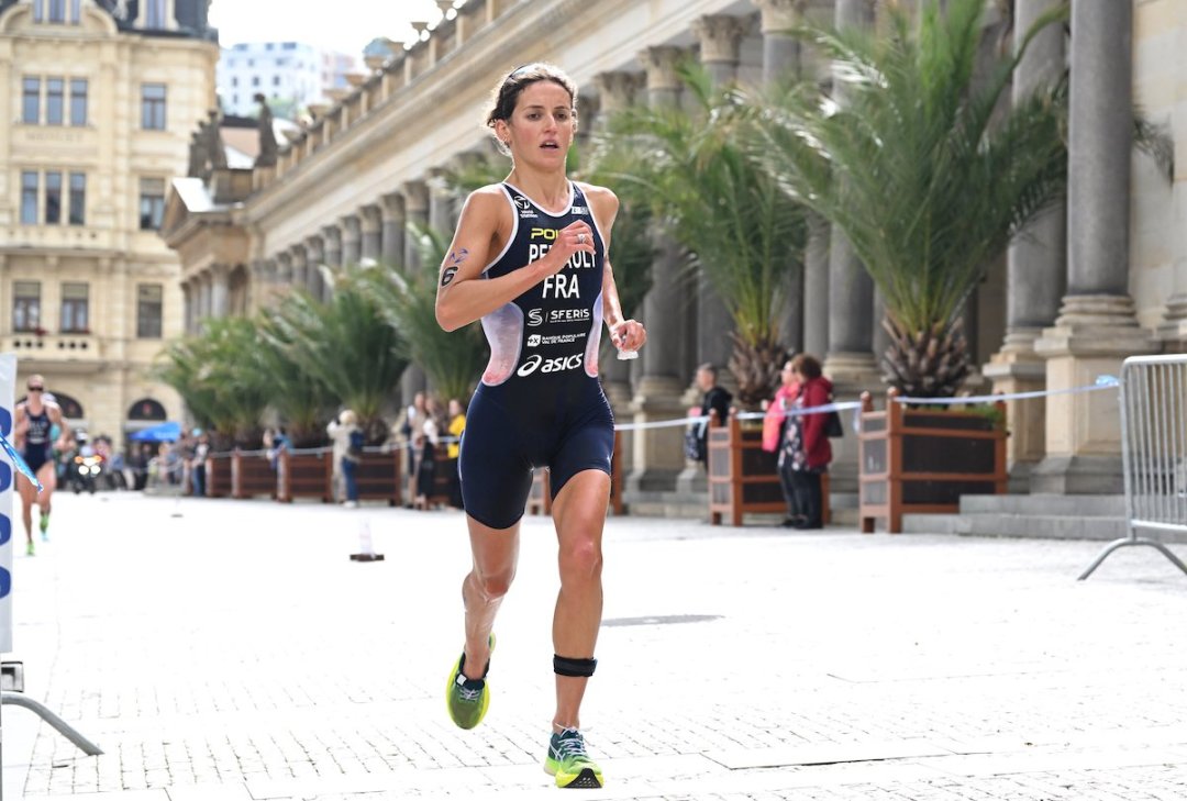 French triathlete Léonie Périault competing in the 2022 World Triathlon Cup Karlovy Vary.