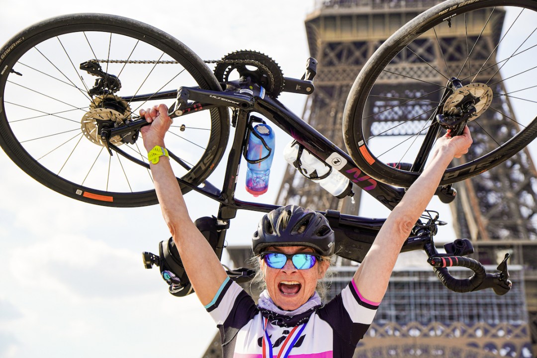 Louise Minchin completes the London to Paris bike ride