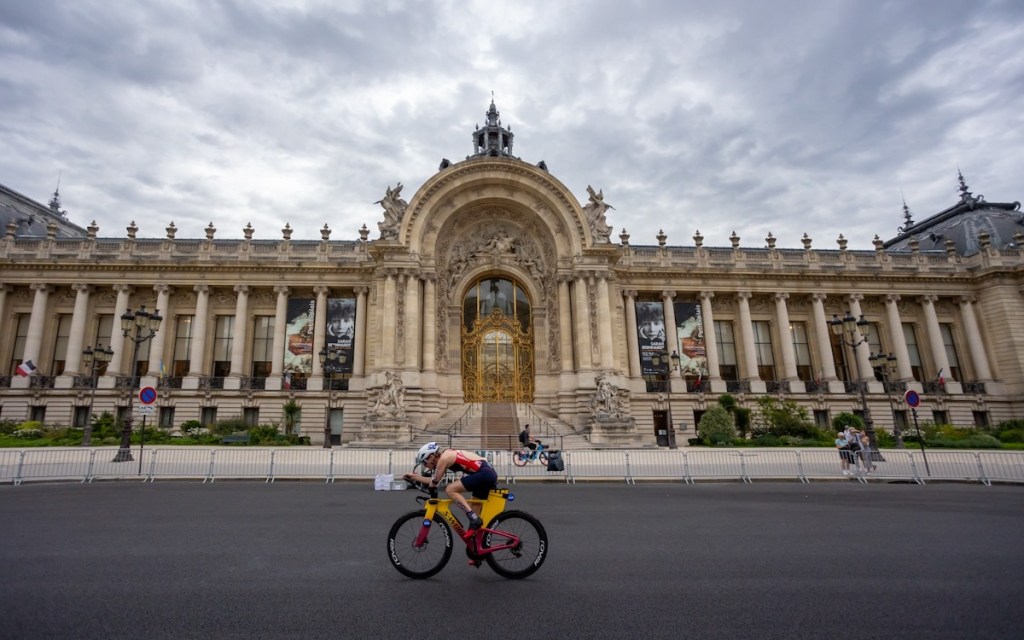 GB PTS5 paratriathlete Claire Cashmore competing at the Paris Parlympic Test Event