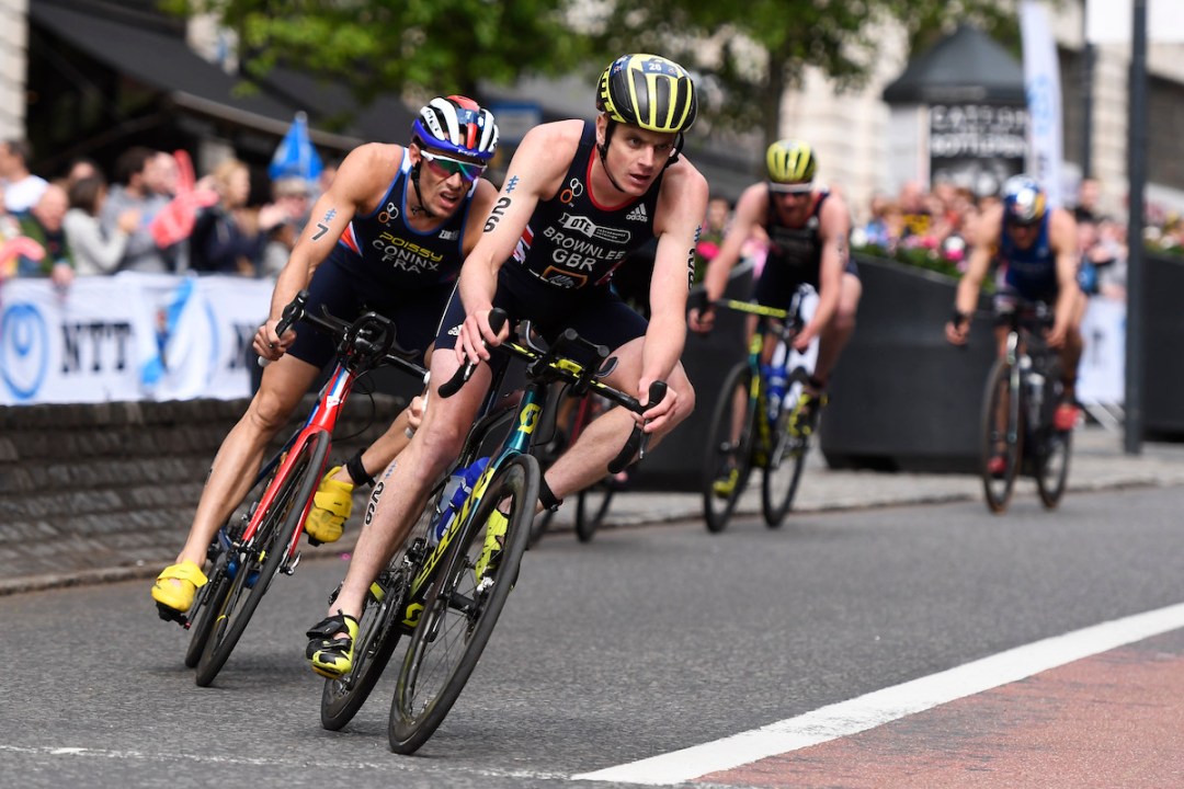 Jonny Brownlee racing at WTCS Leeds