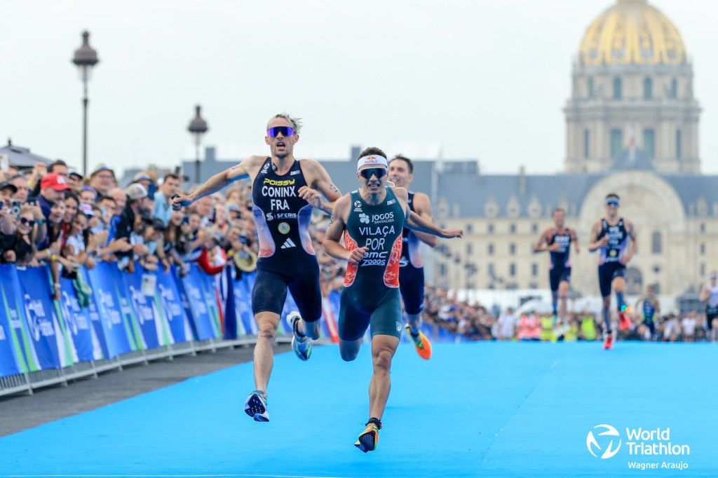 Vasco Vilaça and Dorian Coninx sprint for second place at the 2023 Paris triathlon test event