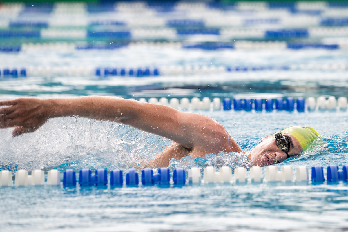 Gustav Iden swimming in the pool wearing Form goggles