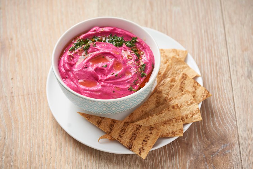 Beetroot hummus with homemade tortilla chips