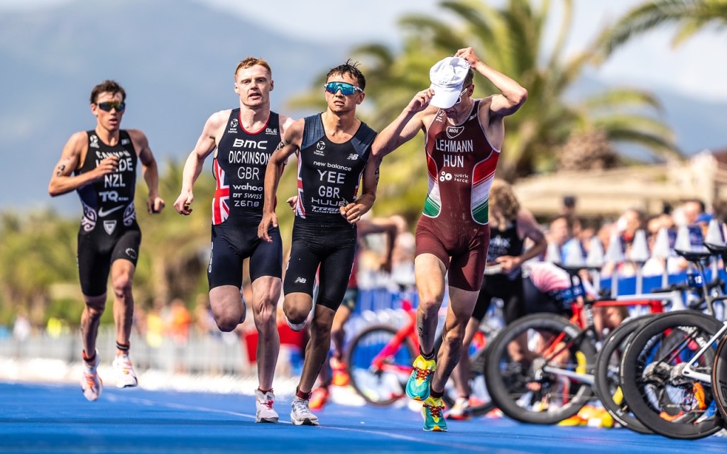 Sam Dickinson starting the run with Alex Yee, Hayden Wilde and Csongor Lehmann at the 2024 Cagliari WTCS