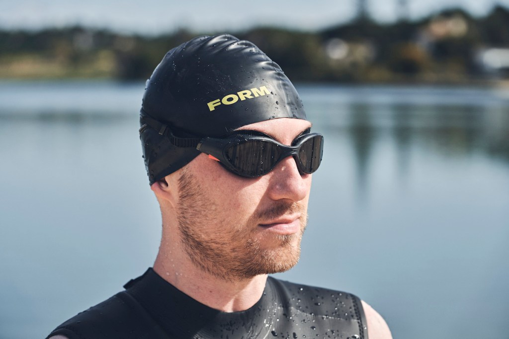 Man wearing the Speedo Biofuse goggles