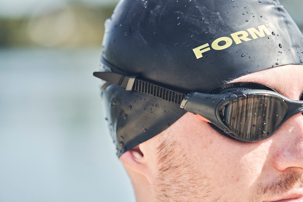 Man wearing the Speedo Biofuse goggles