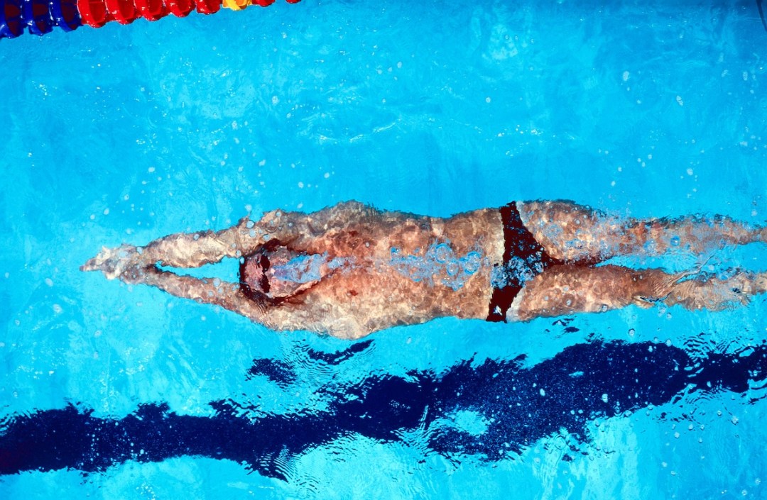 Lenny Krayzelburg of the USA in action during the 200m Backstroke heats during the U.S Olympic Swimming Trials at the Indiana University Natatorium on August 14th, 2000 in Indianapolis, Indiana.