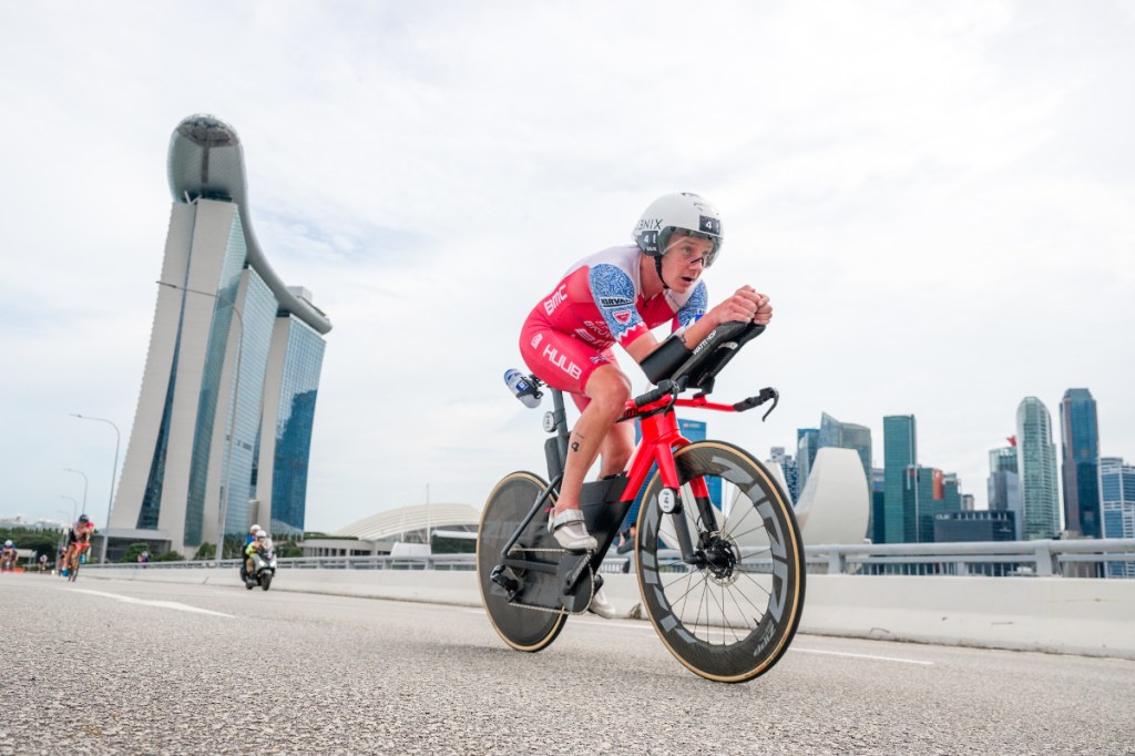 Alistair Brownlee riding in aero extensions