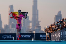 Dubai T100 Grand Final: Marten Van Riel takes win and world title