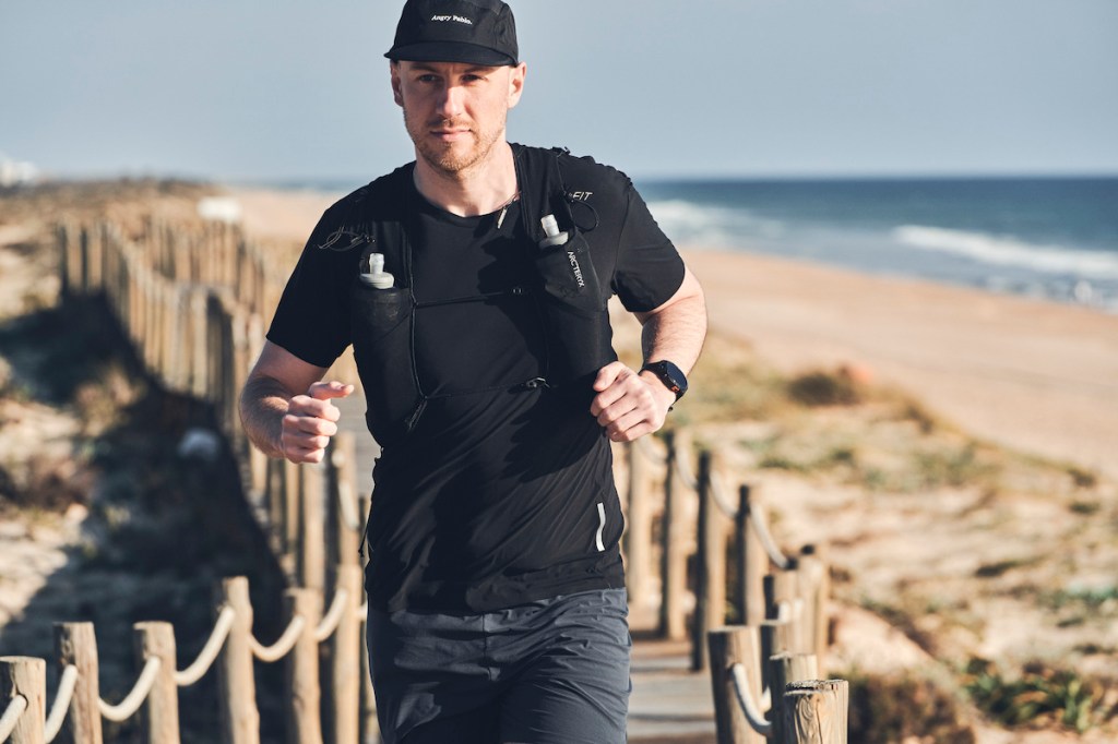 Male runner wearing Arc'Teryx Norvan 7 run vest