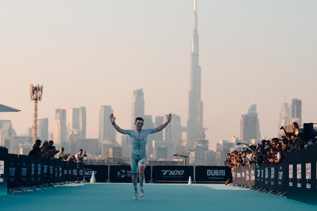 Kyle Smith runs home in fourth at Dubai T100, to finish second overall in the series