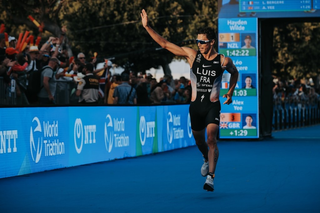 Vincent Luis waves goodbye to the crowds at the WTCS Grand Final in Torremolinos, 2024