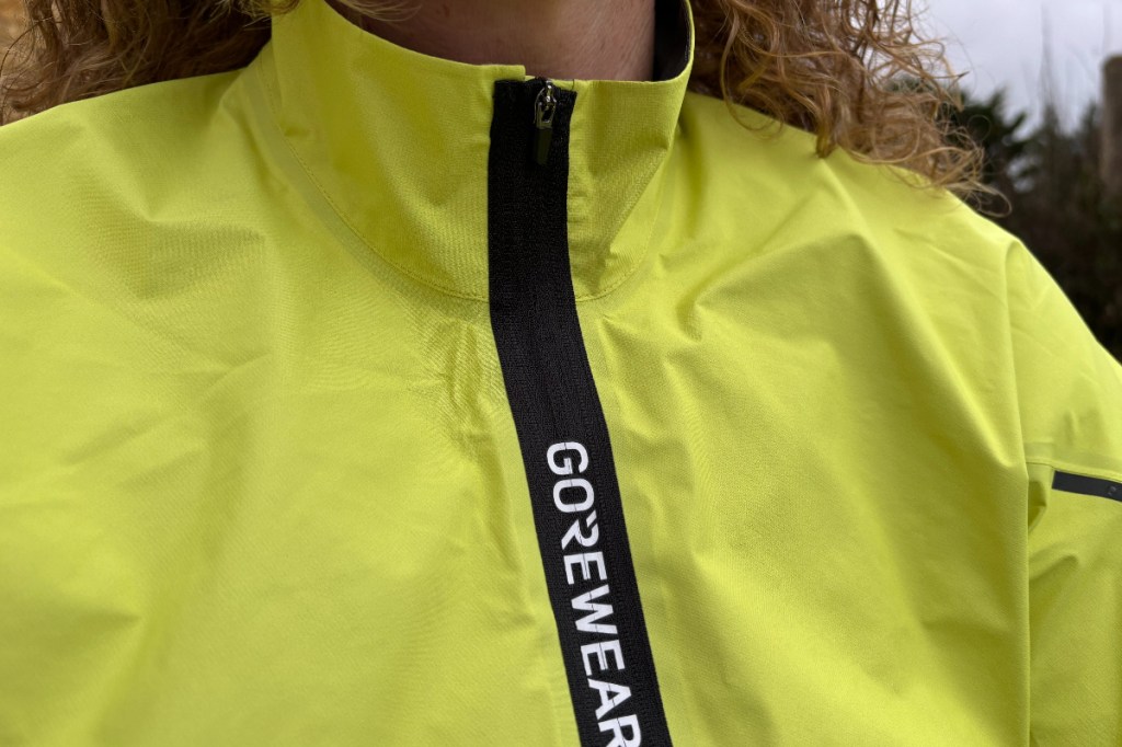 Front zip of yellow Gorewear Spinshift Gore-Tex Jacket